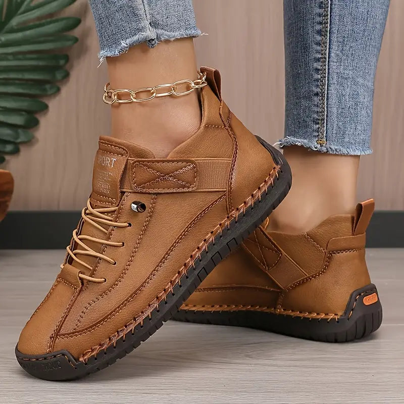נעלי נוחות אורטופדיות לנשים – מתאימות לרגליים רחבות